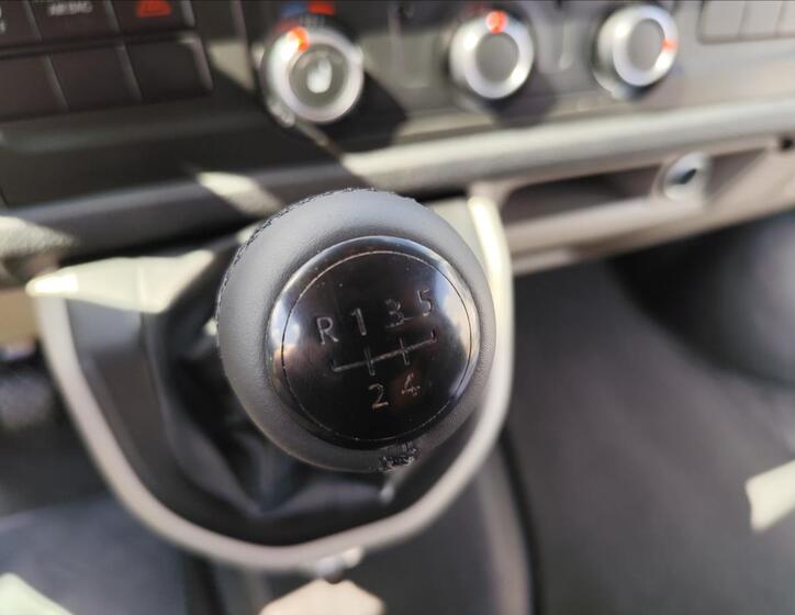 Volkswagen Transporter 22