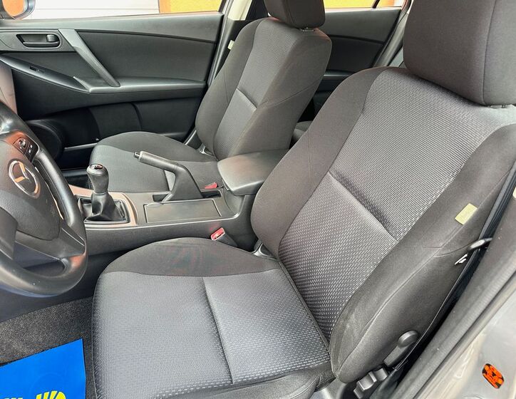 Mazda 3 16