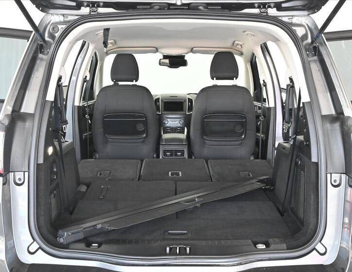Ford Galaxy 8