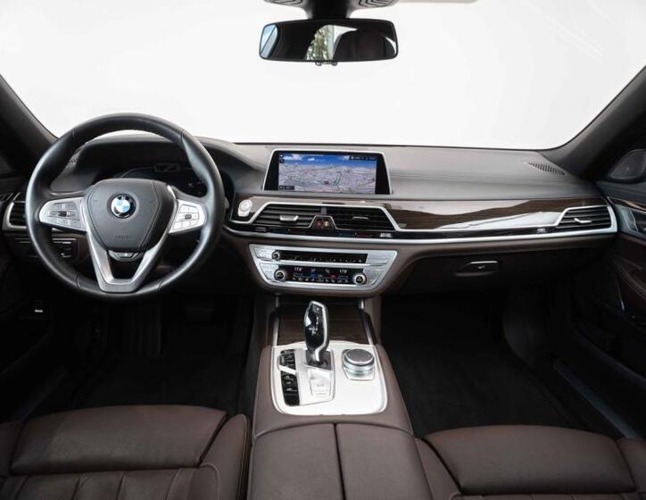BMW Řada 7 12