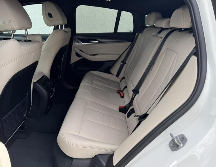 BMW X4 8