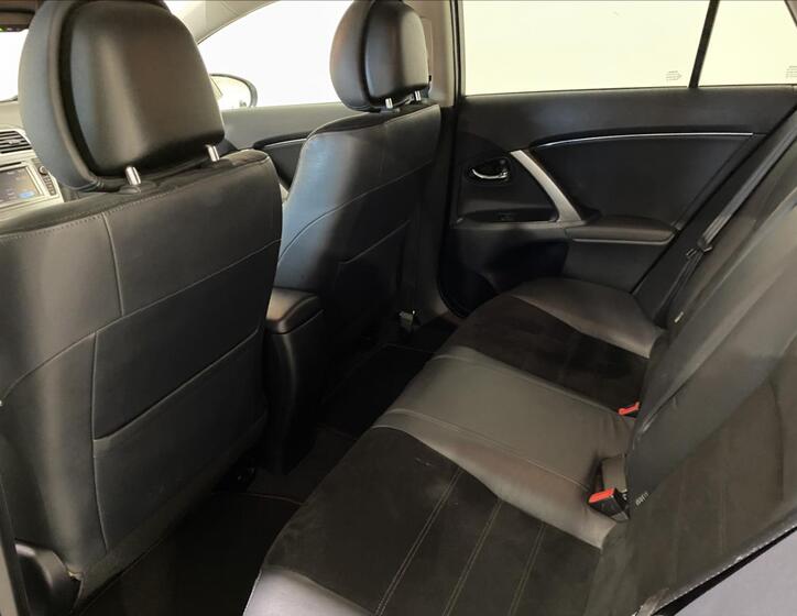 Toyota Avensis 6