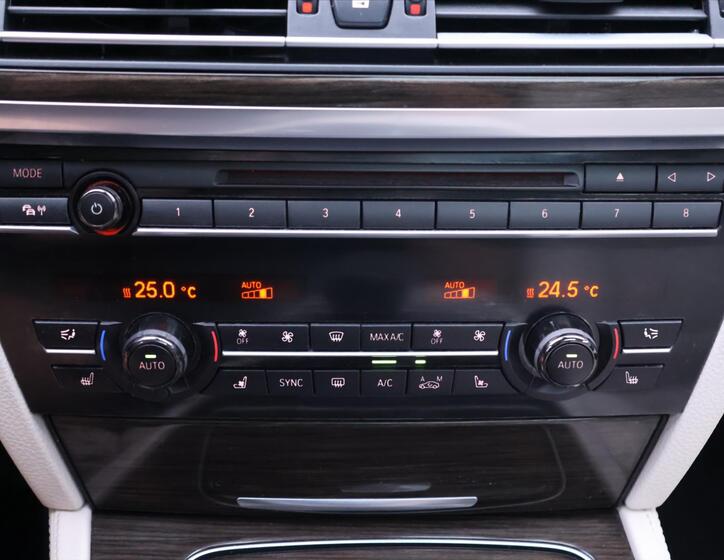BMW Řada 7 30