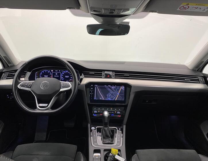Volkswagen Passat 9