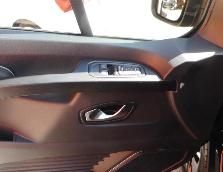 Renault Trafic 10