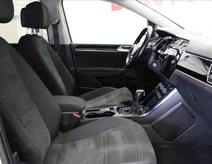 Volkswagen Touran 12