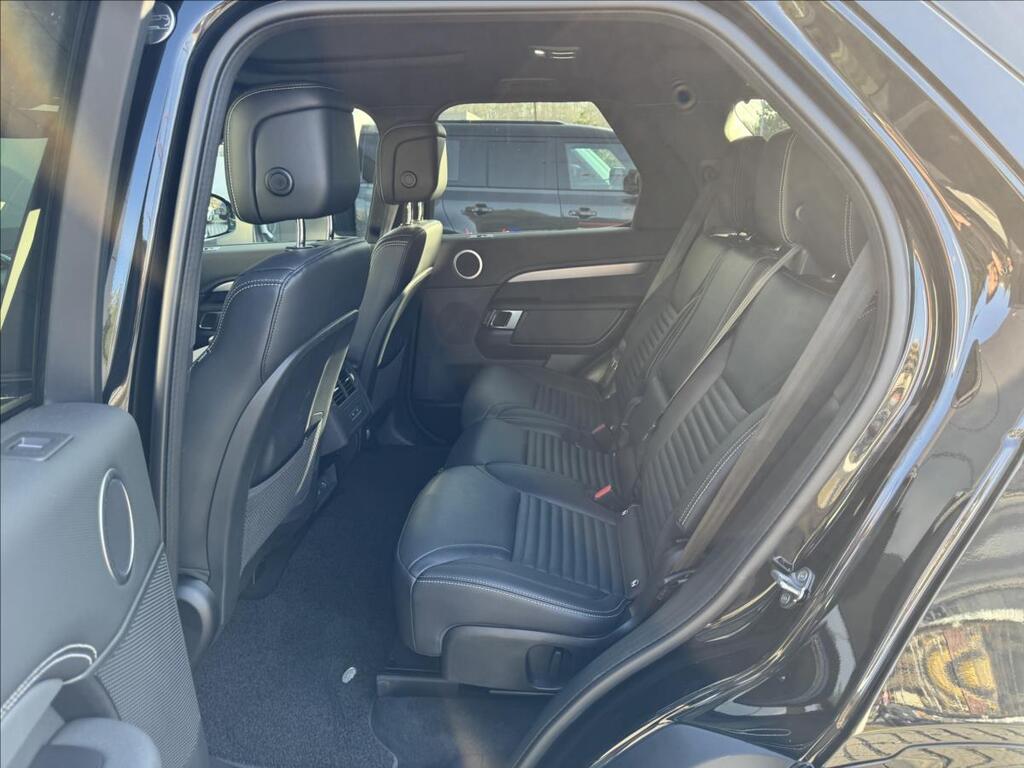 Land Rover Discovery 9