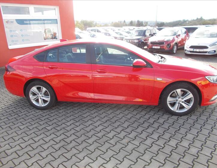 Opel Insignia 9