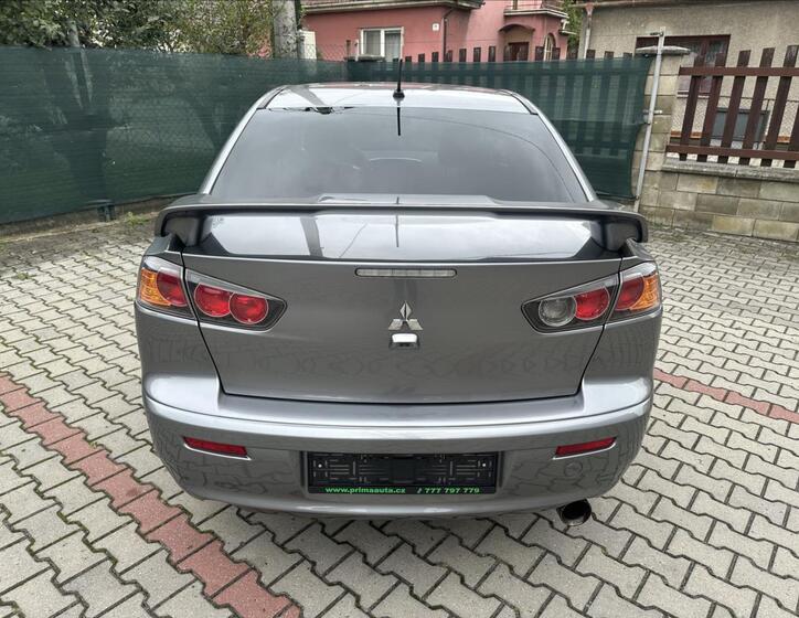 Mitsubishi Lancer 4