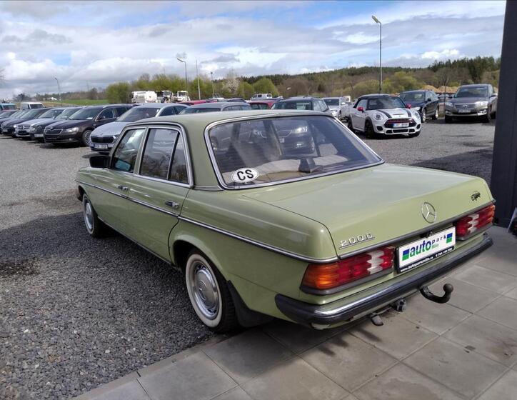 Mercedes-Benz 200 5