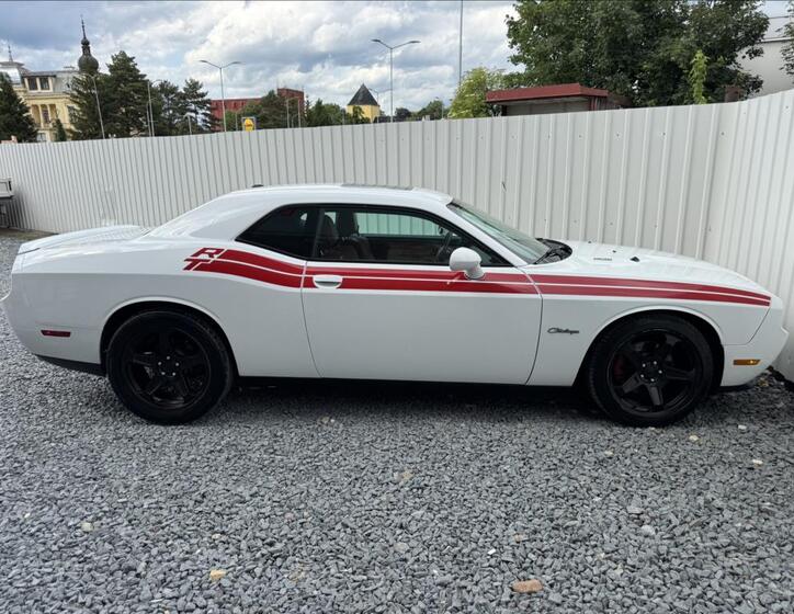 Dodge Challenger 17