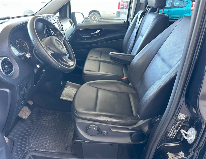 Mercedes-Benz Vito 9