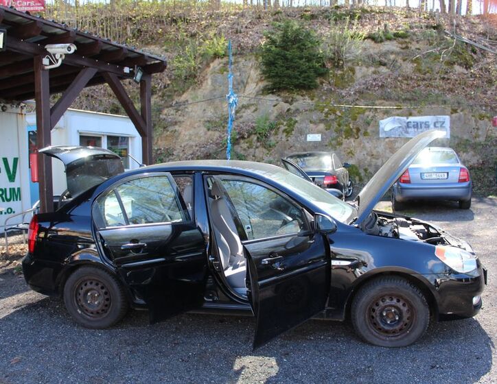 Hyundai Accent 19