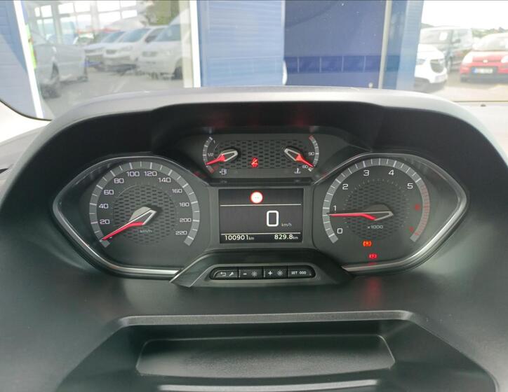 Peugeot Rifter 15