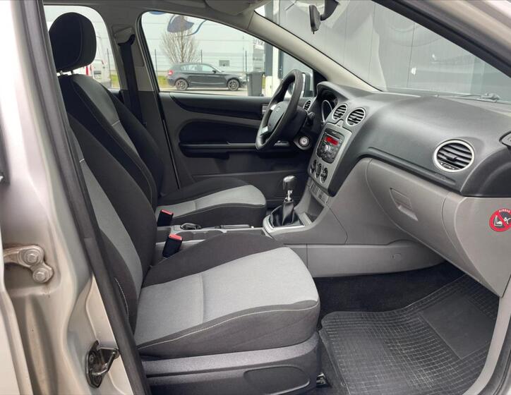 Ford Focus 10