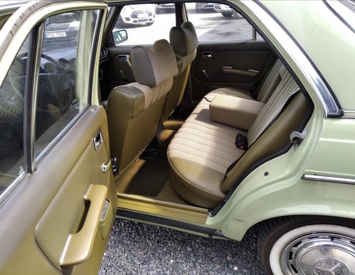 Mercedes-Benz 200 9