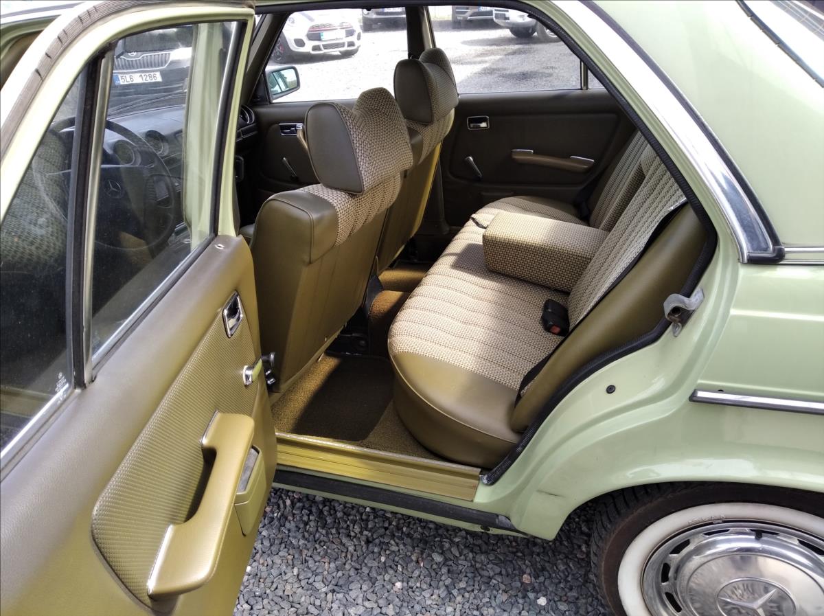Mercedes-Benz 200