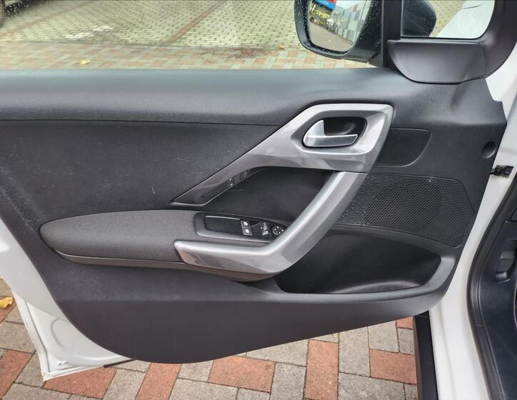 Peugeot 2008 13