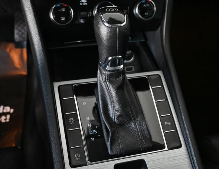 Škoda Superb 24