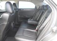 Chrysler 300C 11