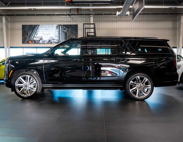 Cadillac Escalade 2