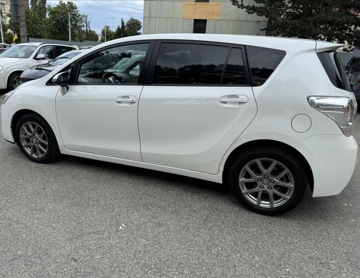 Toyota Verso 6