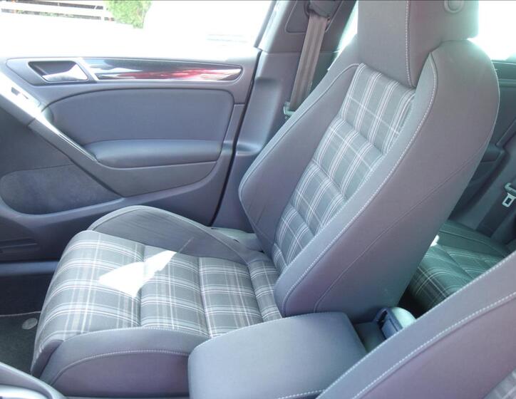 Volkswagen Golf 11