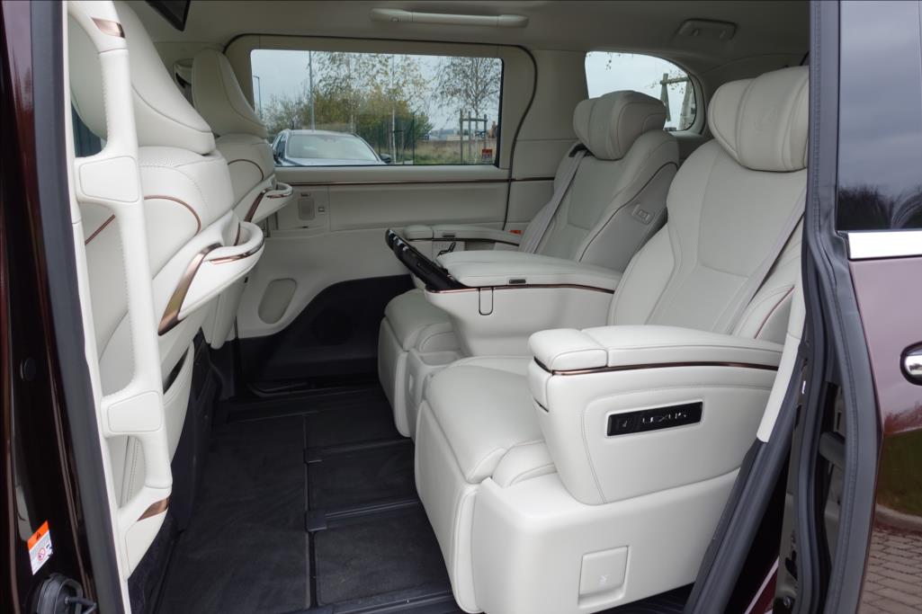 Lexus LM 350h