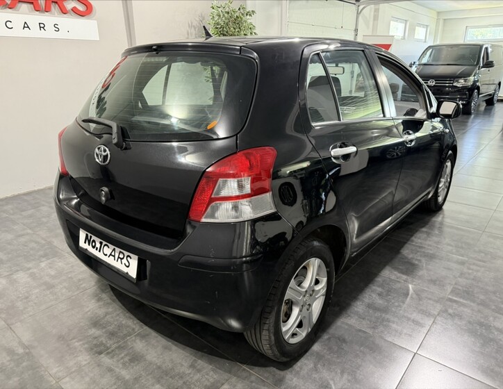 Toyota Yaris 5