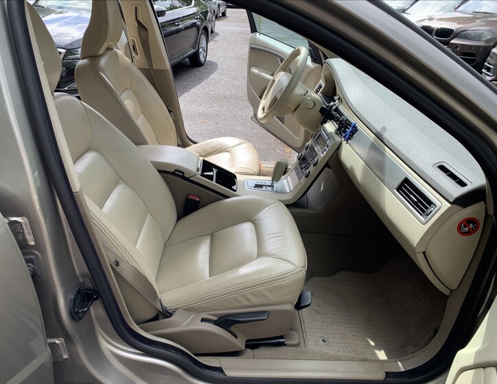 Volvo XC70 14