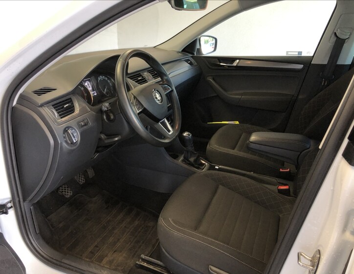Škoda Rapid 9