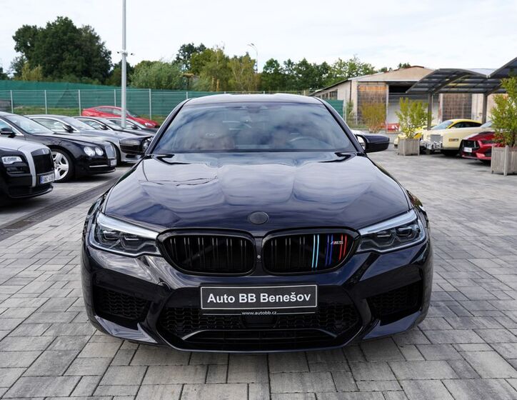 BMW M5 1