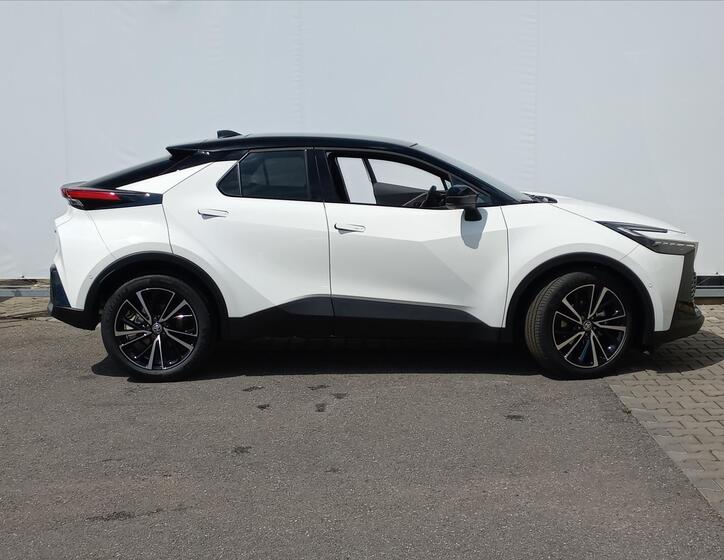 Toyota C-HR 2