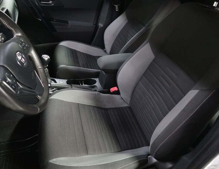 Toyota Auris 9