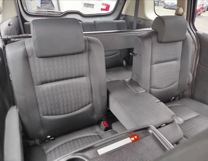 Mazda 5 29
