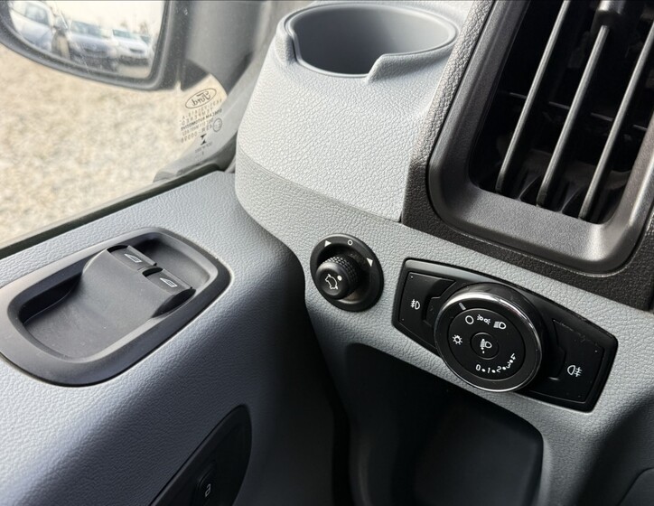 Ford Transit 17