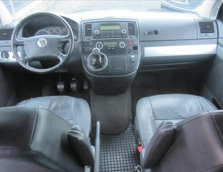 Volkswagen Multivan 12