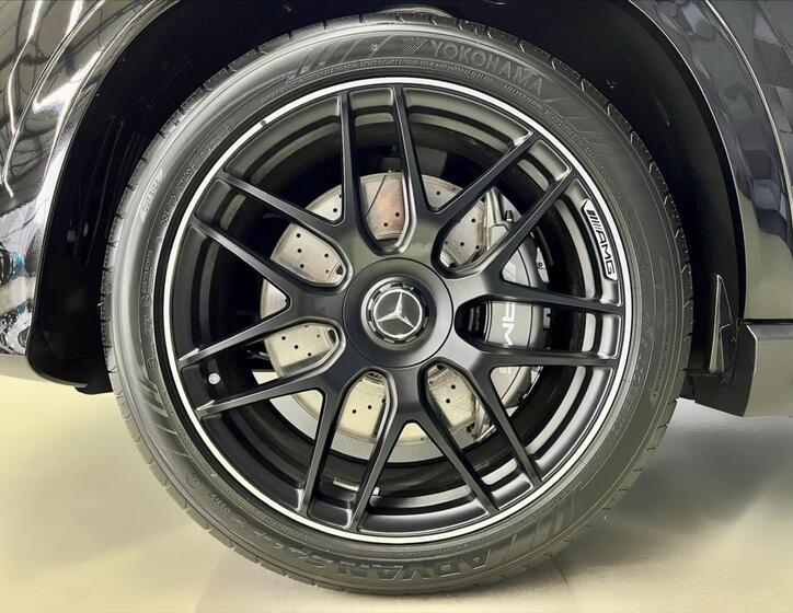 Mercedes-Benz GLE 8