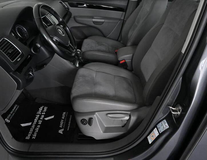 Volkswagen Sharan 9