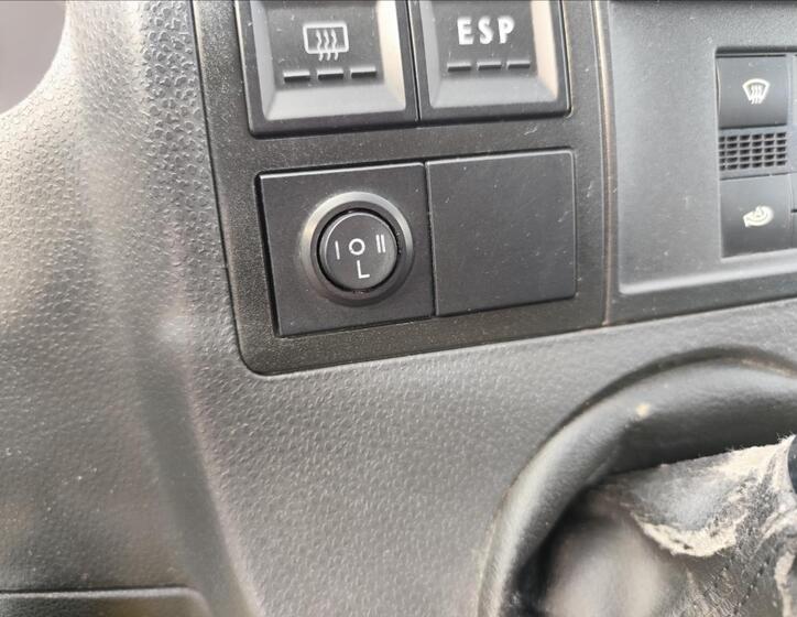 Volkswagen Caravelle 24