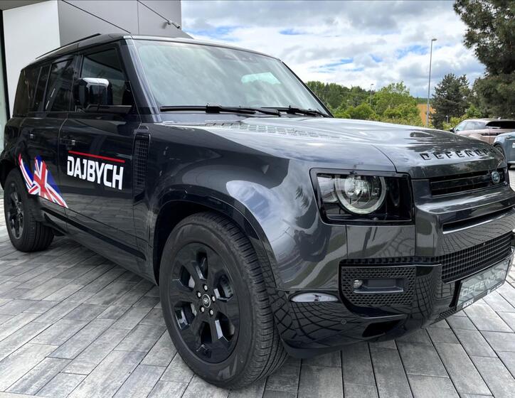 Land Rover Defender 9