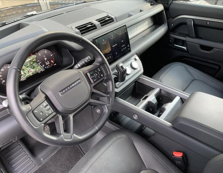 Land Rover Defender 74