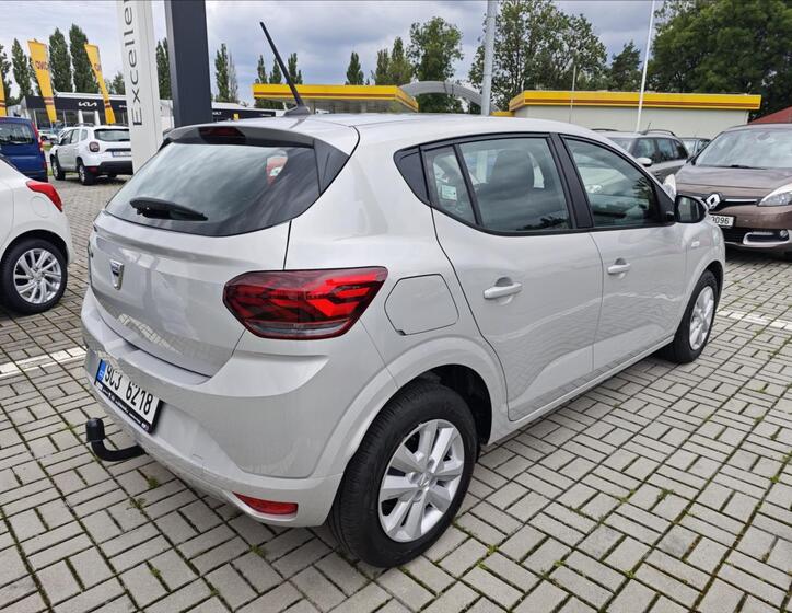 Dacia Sandero 6