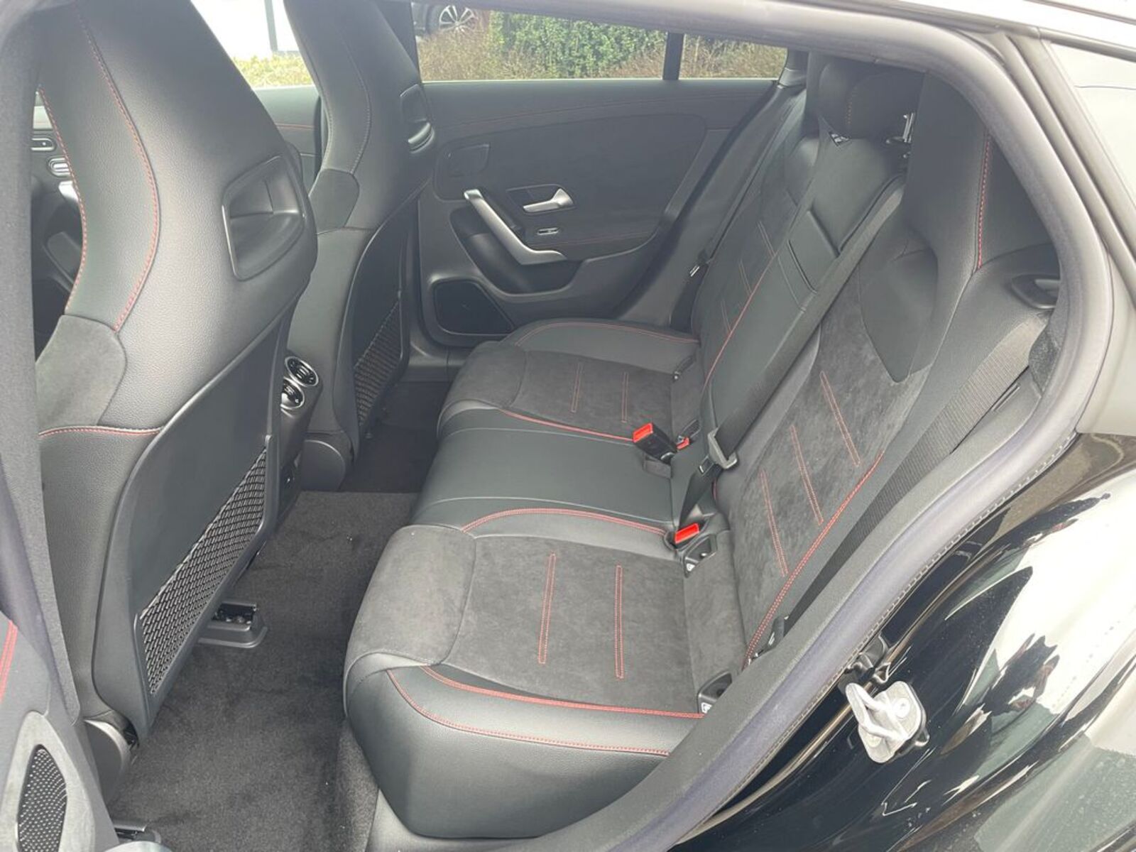 Mercedes-Benz CLA 11