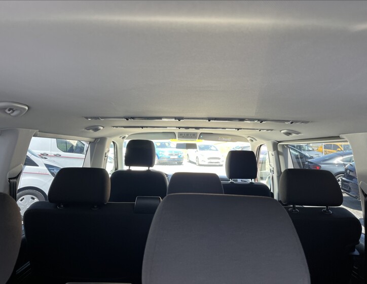 Volkswagen Caravelle 42