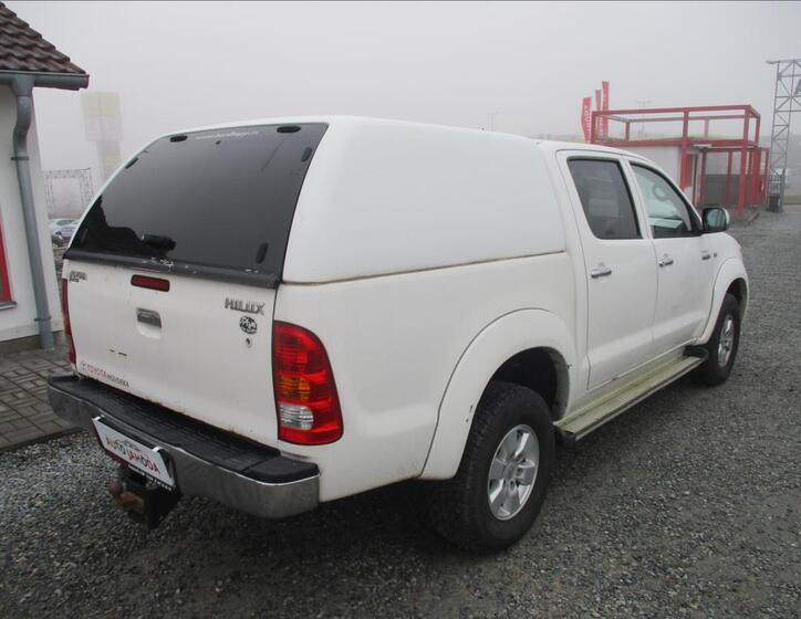 Toyota Hilux 8