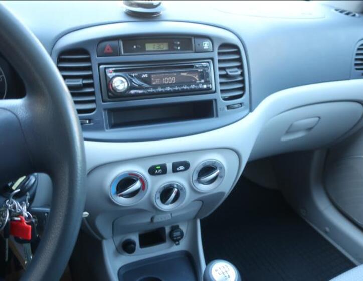 Hyundai Accent 20