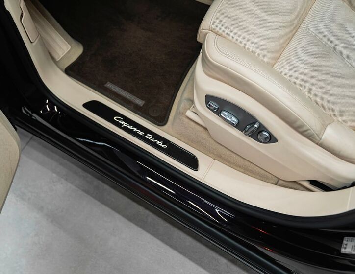 Porsche Cayenne 16