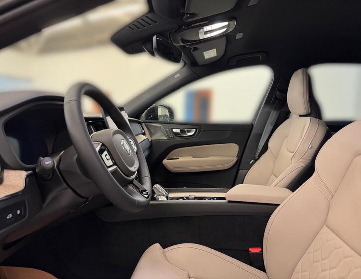 Volvo XC60 7