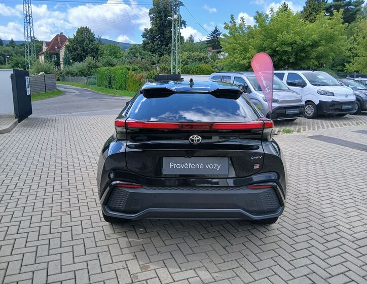 Toyota C-HR 6